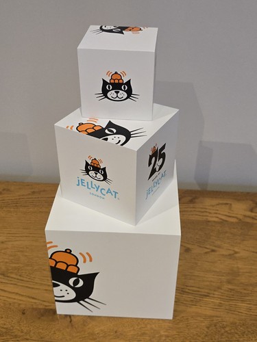 Jellycat wooden display cubes - wooden,